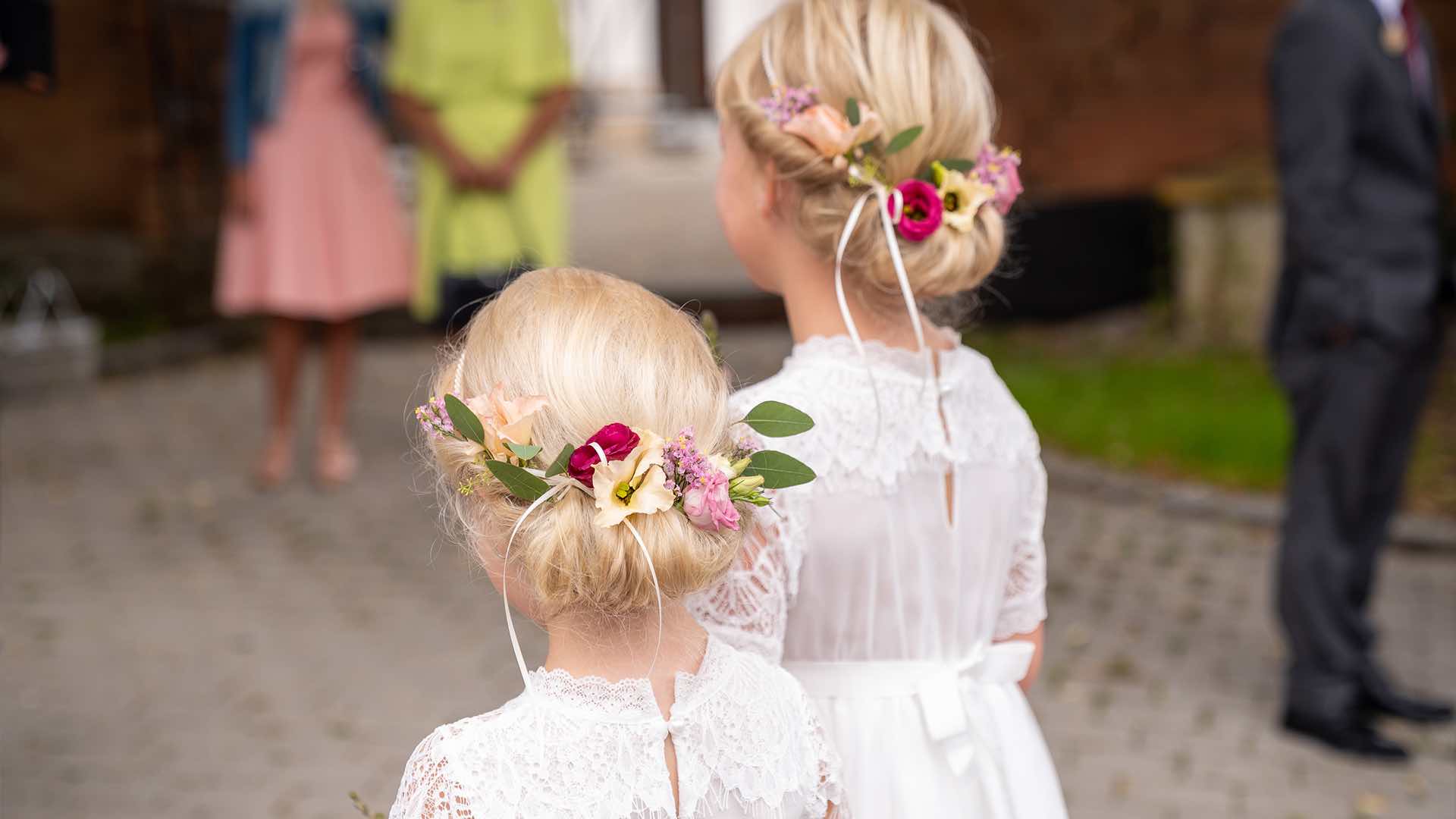 Hochzeitsreportage Hochzeitsfotograf Blumen Hochzeitsfeier