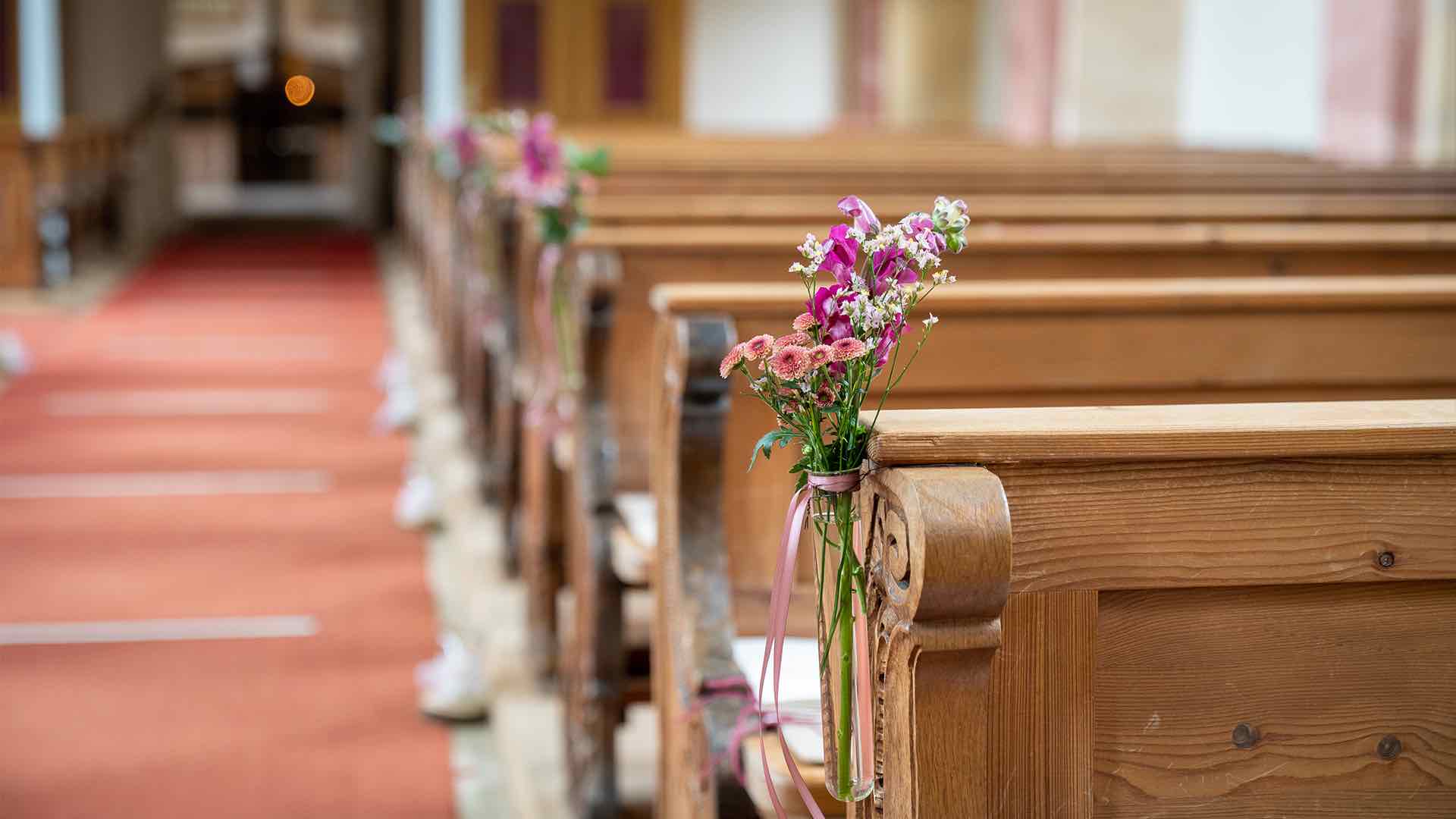 Hochzeitsreportage Hochzeitsfotograf Blumen Hochzeitsfeier