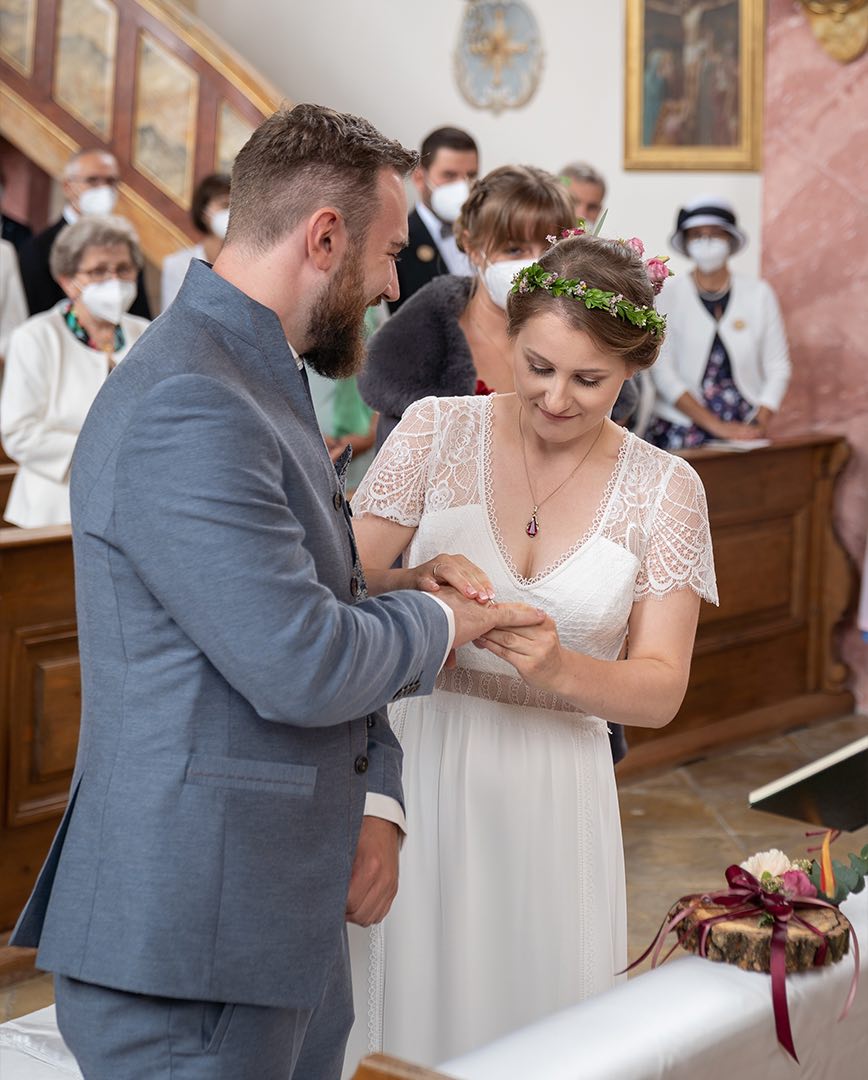 Hochzeitsreportage Hochzeitsfotograf Blumen Hochzeitsfeier