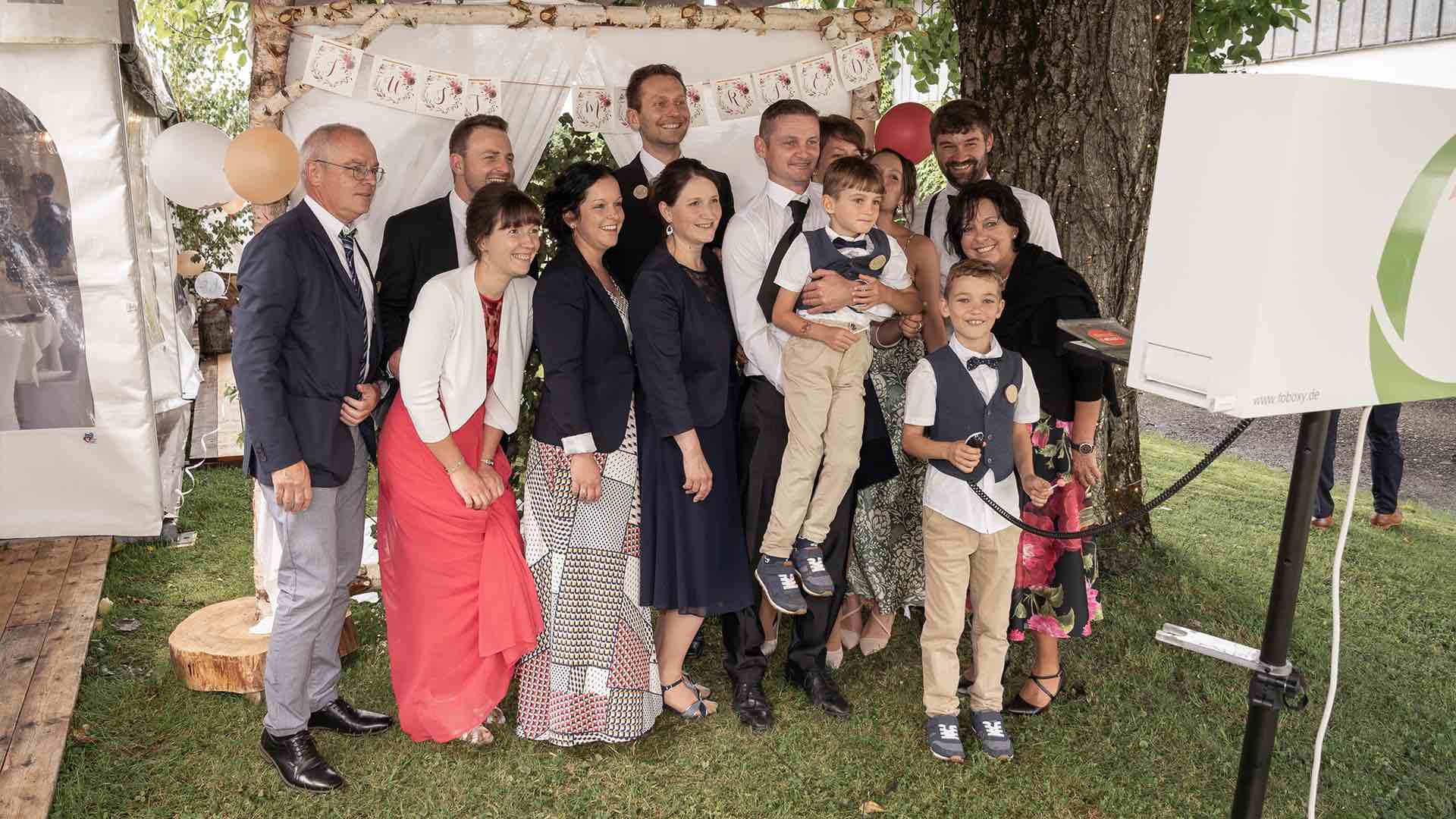 Hochzeitsreportage Hochzeitsfotograf Blumen Hochzeitsfeier