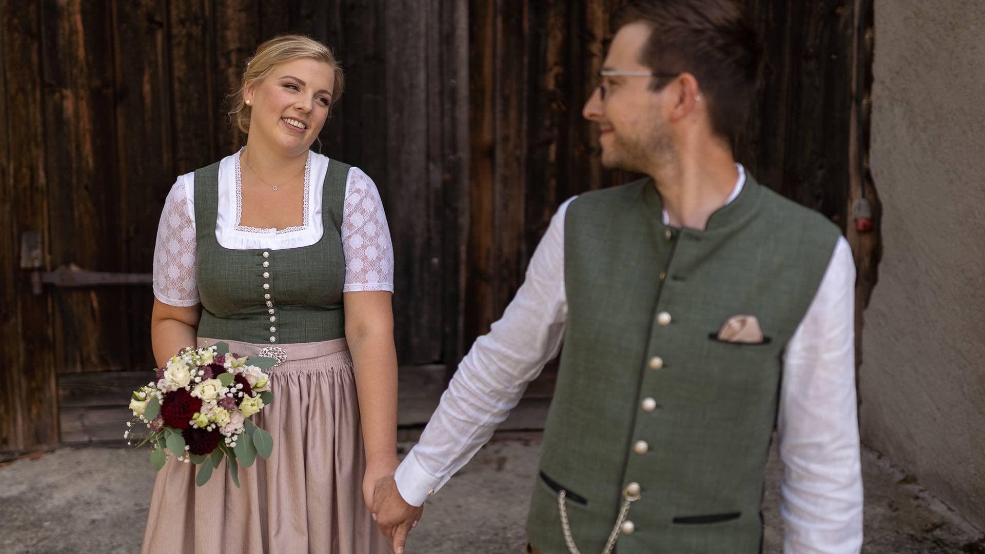 Brautpaar Tracht Hochzeitsfotos Tradition Natur